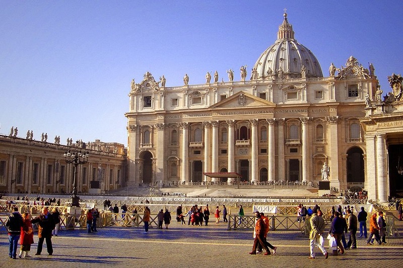 Basílica de San Pedro en el Vaticano en Roma